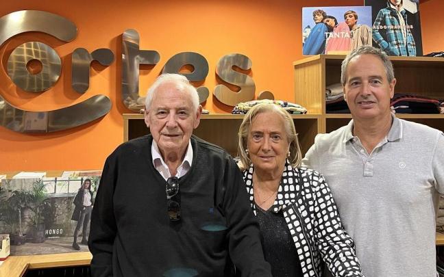 Vicente Cortés, Mari Carmen Ayestaran y Juan Alberto Cortés.