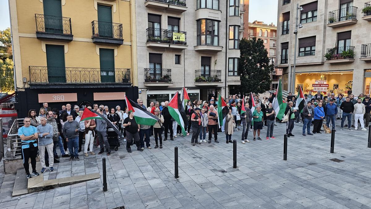 Un lunes de concentración en apoyo a Palestina en Beasain.
