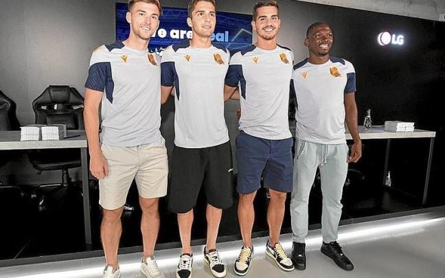 Tierney, Zakharyan, André Silva y Traoré en un acto publicitario. / PEDRO MARTÍNEZ