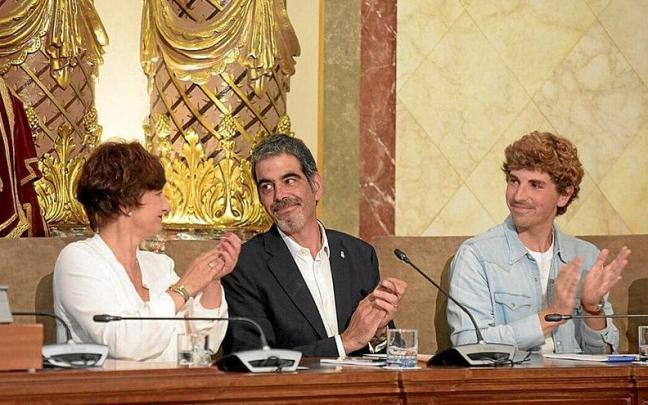 El jeltzale Eneko Goia ha sido reelegido como alcalde en Donostia, donde contará con mayoría absoluta con el PSE. El jeltzale Eneko Goia ha sido reelegido como alcalde en Donostia, donde contará con mayoría absoluta con el PSE.