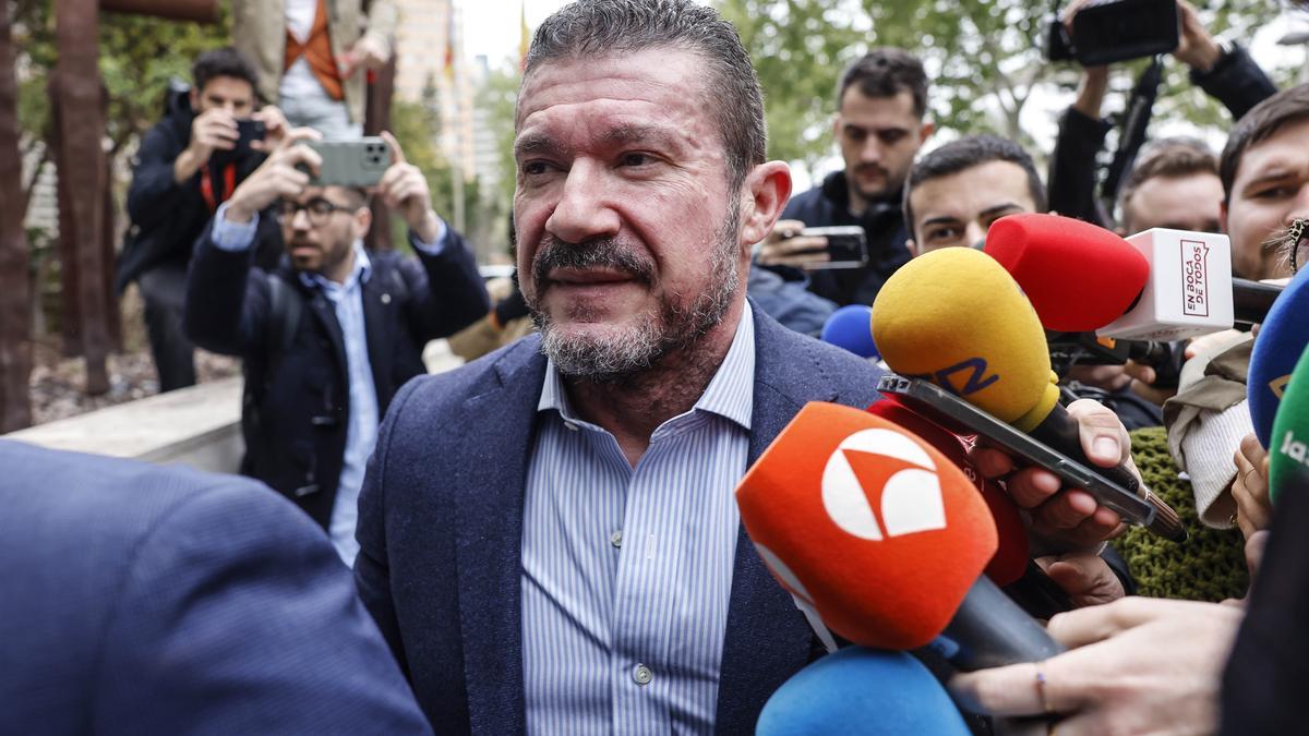 El exsecretario autonómico de Emergencias Emilio Argüeso a su llegada a declarar en calidad de investigado por la gestión de la dana