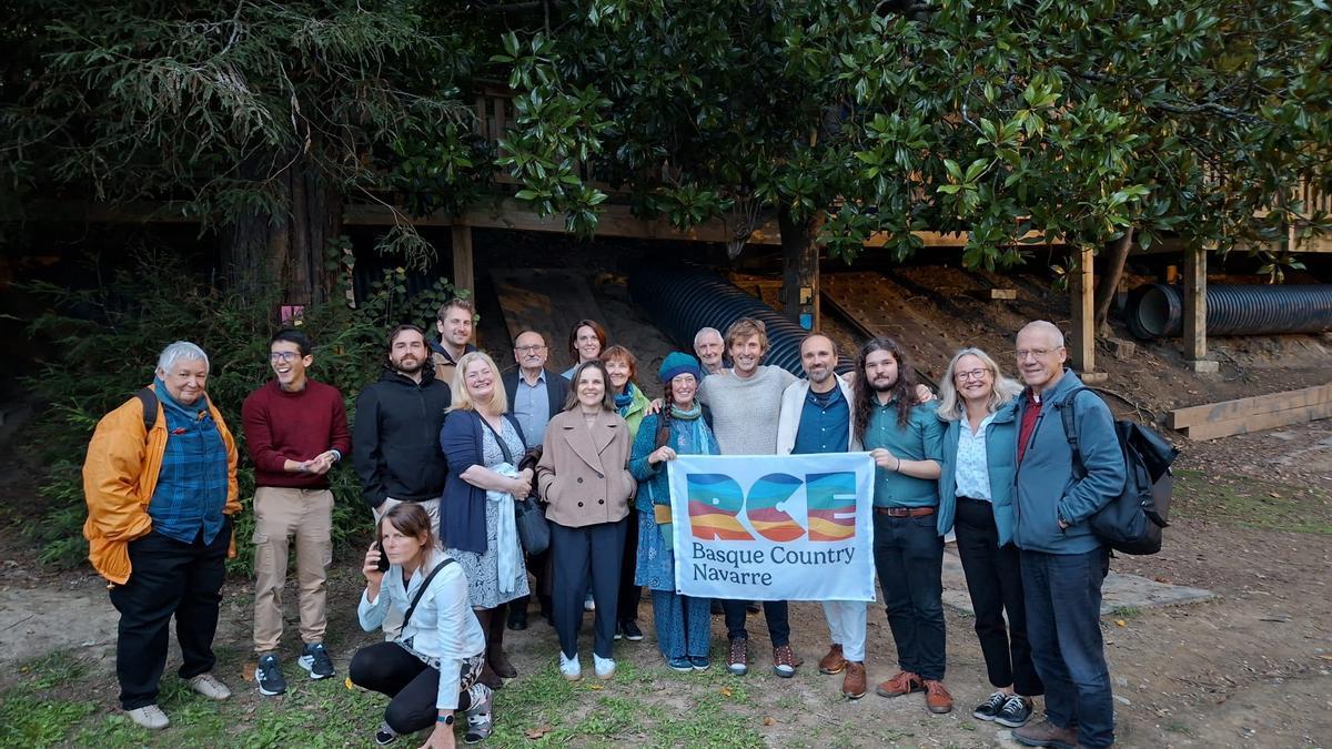 Representantes europeos en la visita a Zumaiena Ikastola.