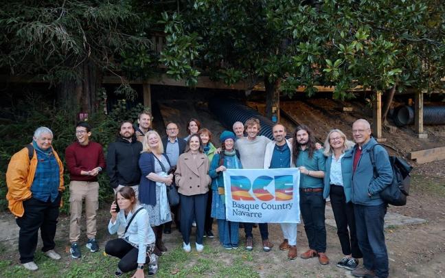 Representantes europeos en la visita a Zumaiena Ikastola.