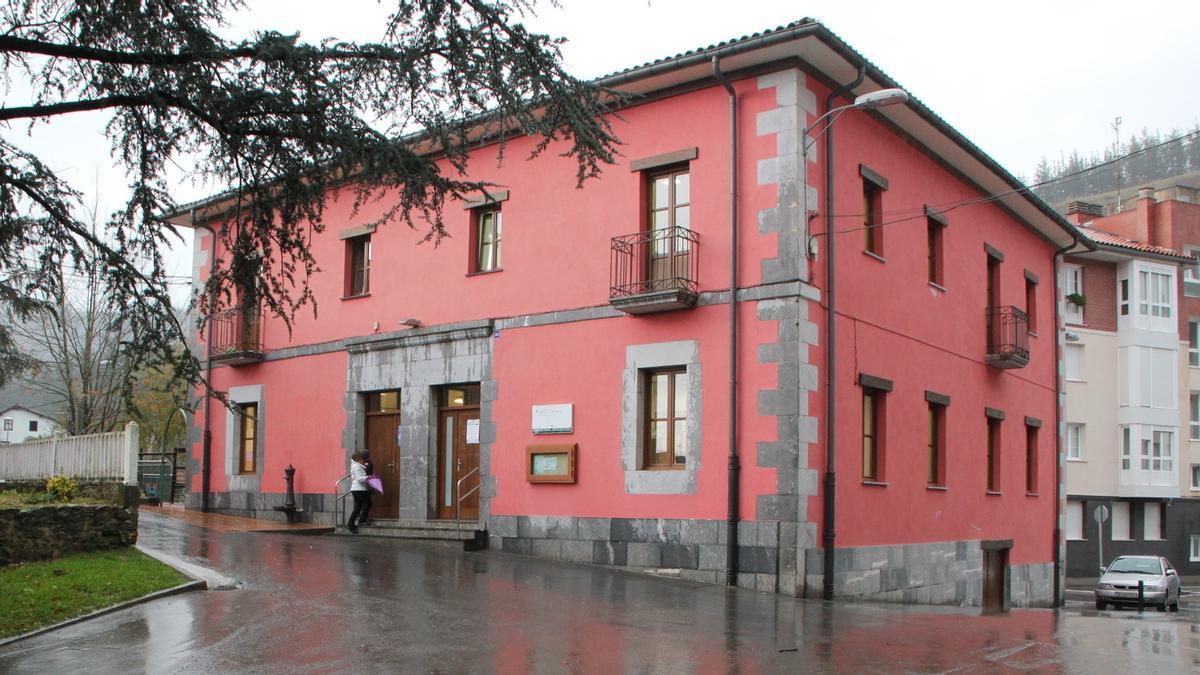 Instalaciones del actual centro educativo público de Etxebarria.