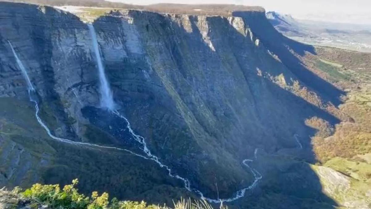 Perspectiva panorámica del Salto del Nervión