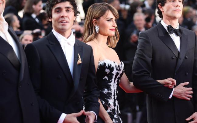 Javier Ambrossi y Javier Calvo, en la alfombra roja de la clausura del festival de Cannes