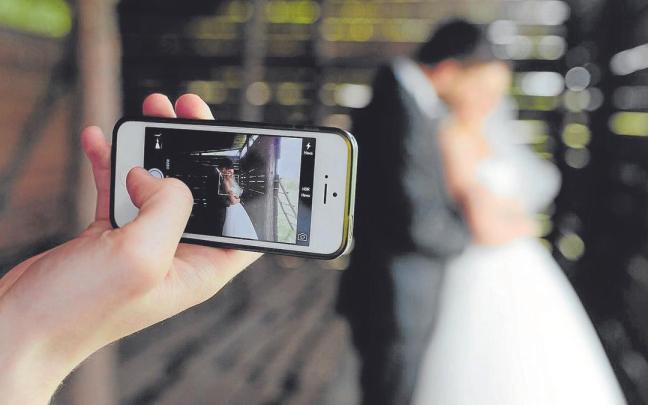 La tecnología puede facilitar la organización de una boda y crear momentos únicos.