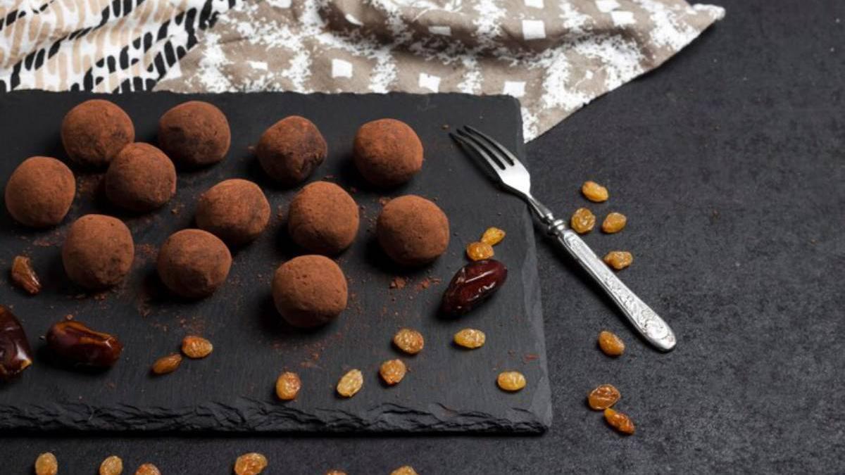 Trufas de chocolate caseras con dátiles