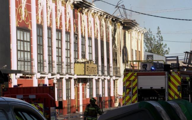 Fachada de una de las discotecas incendiadas en las que han muerto al menos 13 personas.