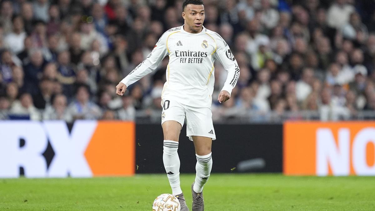 Mbappé, durante un partido con el Real Madrid.