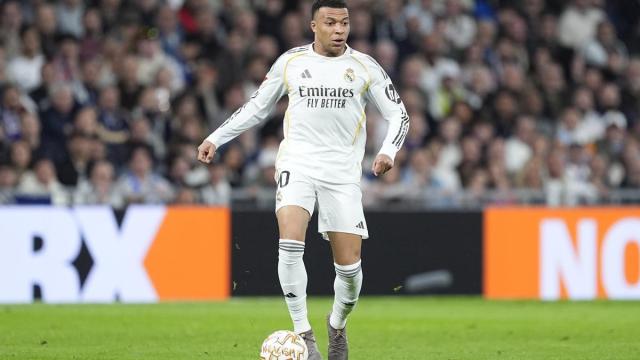 Mbappé, durante un partido con el Real Madrid.