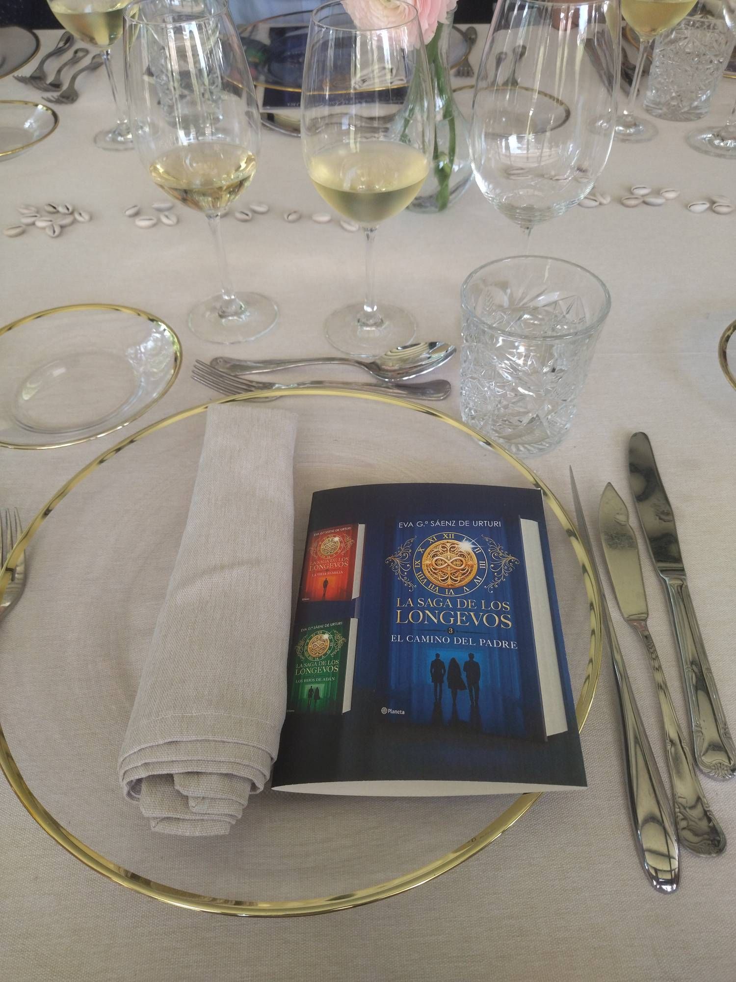 La mesa preparada para la experiencia.