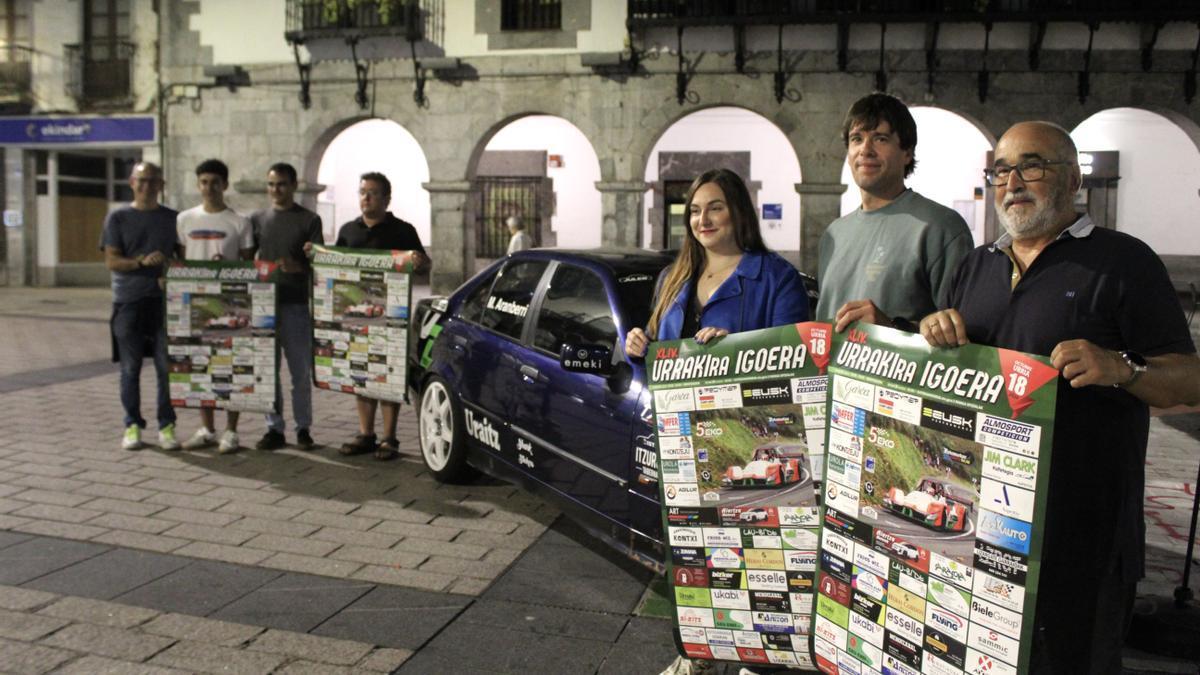 Presentacion de la 44ª edición de la Subida a Urraki en la plaza de Azpeitia.