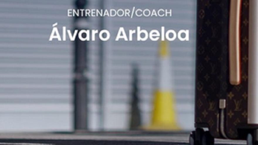 El nombre del entrenador junto al cono.