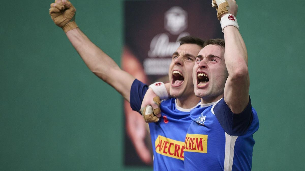 Iker Salaberria y Andoni Gaskue ganan el Parejas Serie B ante Egiguren V y Bikuña.