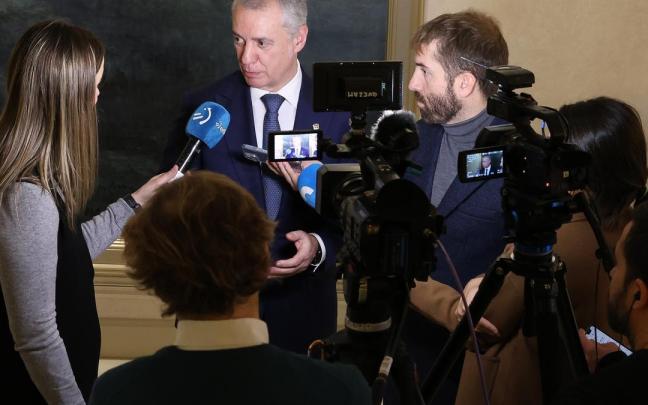 El lehendakari Iñigo Urkullu atiende a los medios en Madrid