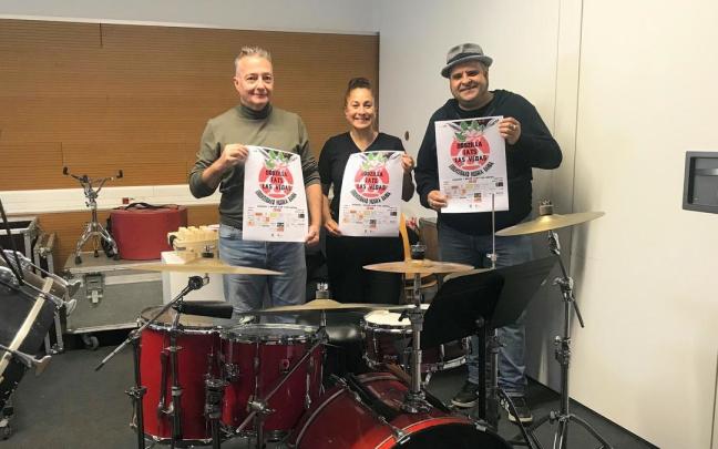 El presidente, la concejala de Cultura y 'Pirata'