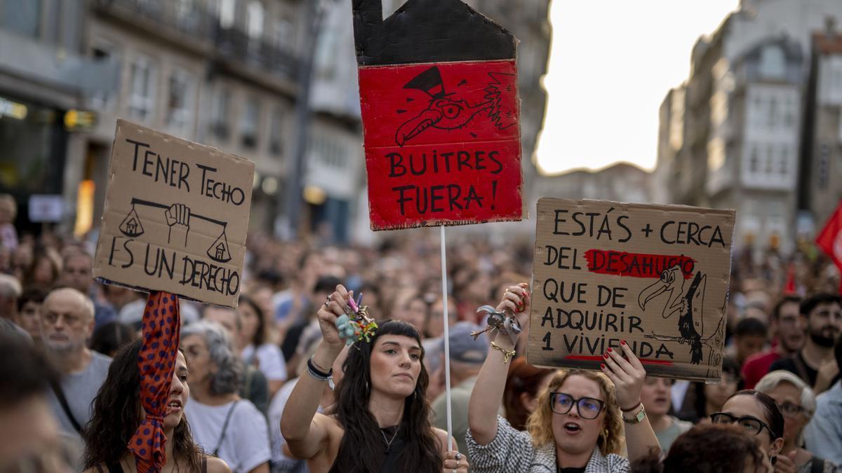 En imágenes: Más de mil acampados en Sol tras la tercera noche de protestas