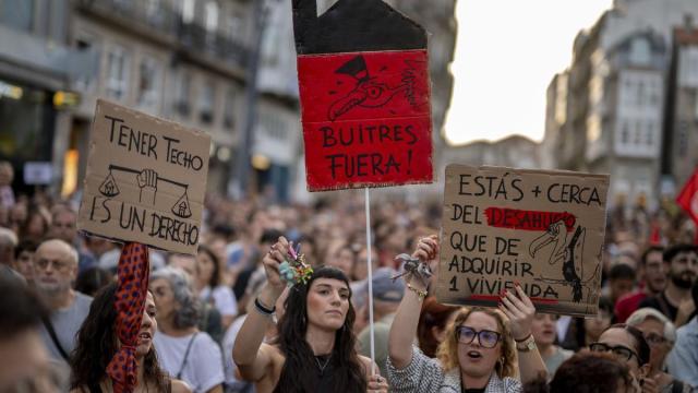 En imágenes: Más de mil acampados en Sol tras la tercera noche de protestas