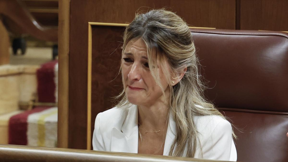 Yolanda Díaz, emocionada tras las palabras en recuerdo a su padre.