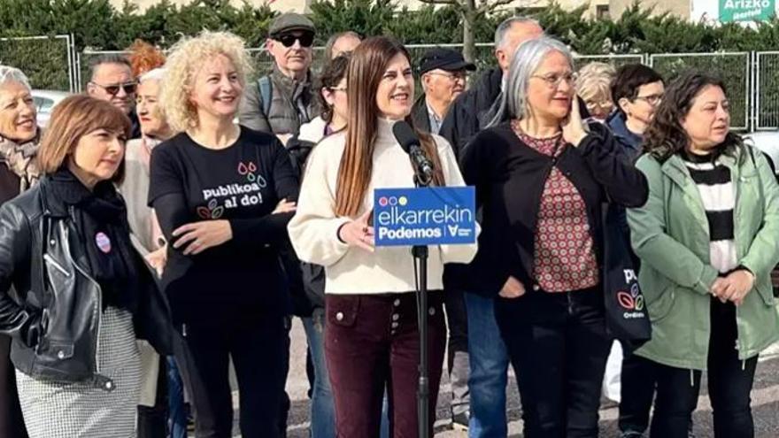 Acto de Elkarrekin Podemos en Basauri con la candidata a lehendakari Miren Gorrotxategi