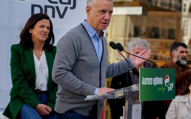 El lehendakari ha reivindicado este compromiso de su partido con el rigor frente a "quienes se aprovechan de su nombre y lo mancillan". El lehendakari ha reivindicado este compromiso de su partido con el rigor frente a "quienes se aprovechan de su nombre y lo mancillan".