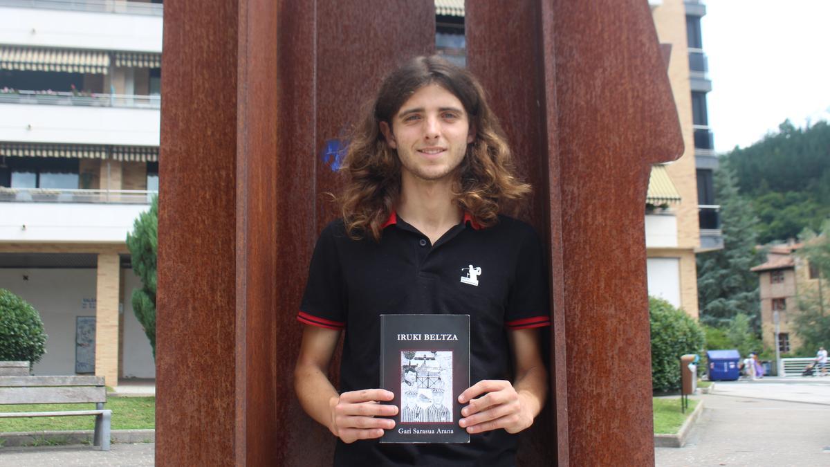 Gari no descarta escribir un segunda parte del libro centrada en la sociedad actual y en las realidades a las que se enfrentan las personas con TEA.