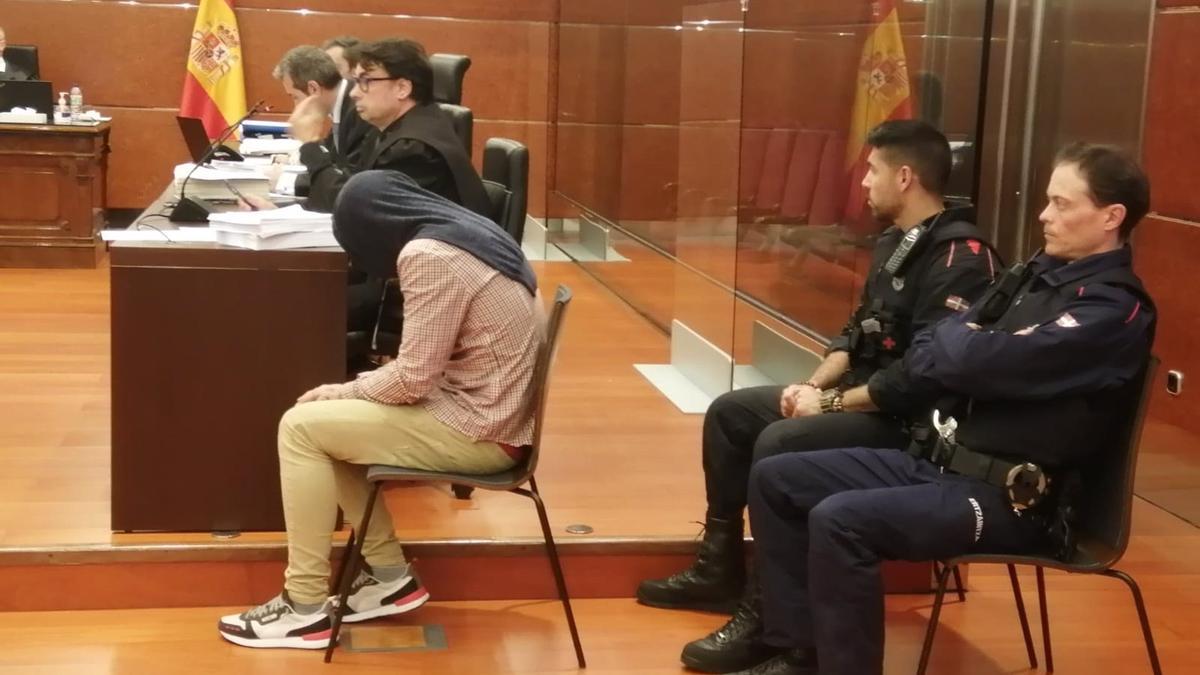 El acusado de asesinar a un joven en un pabellón industrial durante el juicio