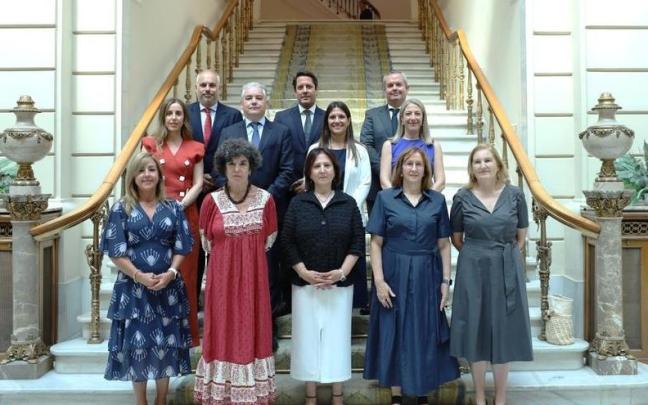 La fiscal general del Estado, Teresa Peramato, junto a los nuevos vocales del Consejo Fiscal