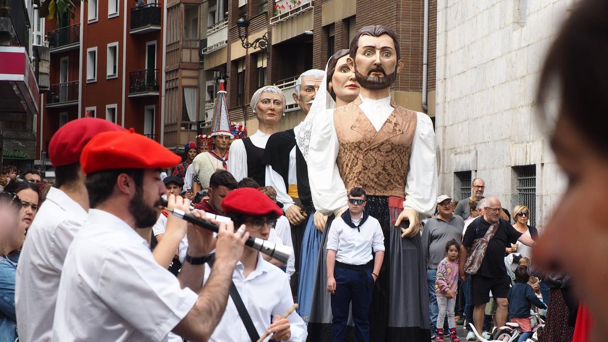 La música de los dulzaineros estará muy presente en el encuentro de gigantes de Elgoibar