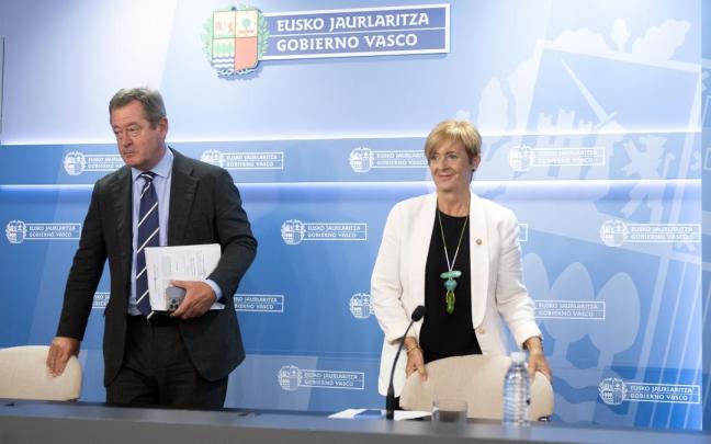 El portavoz del Gobierno vasco, Bingen Zupiria, y la Consejera de Desarrollo Económico, Sosteniblidad y Medio Ambiente, Arantxa Tapia El portavoz del Gobierno vasco, Bingen Zupiria, y la Consejera de Desarrollo Económico, Sosteniblidad y Medio Ambiente, Arantxa Tapia