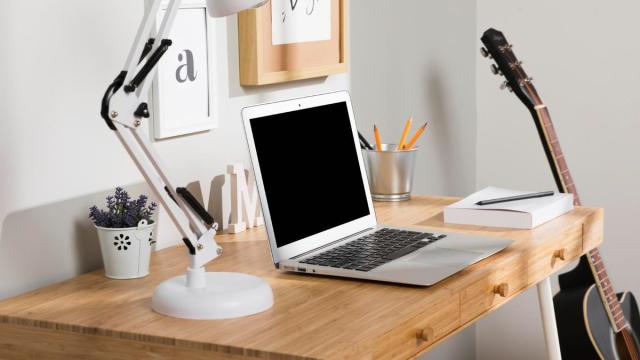 Escritorio organizado para la vuelta al cole y al trabajo