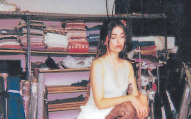 Chica Sobresalto ha pasado del pop electrónico a las guitarras acústicas de la gira ‘Pangea’ en un año.