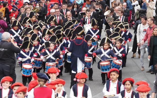 Los niños y las niñas de Zestoa emularán a los mayores en la tamborrada de la tarde del domingo.