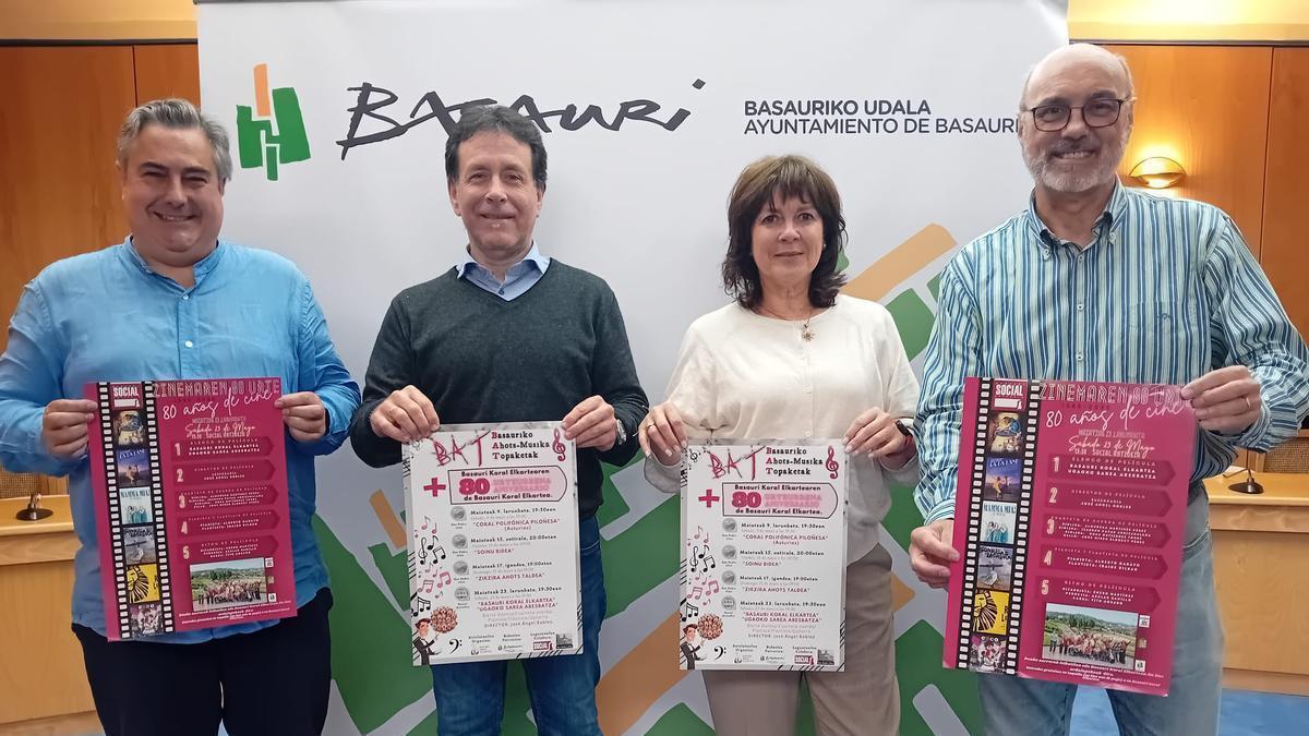 El alcalde y la concejala de Cultura, en la presentación del BAT junto al presidente y el director de la coral