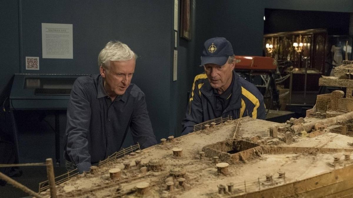El director de cine, James Cameron, en un documental sobre el 'Titanic'