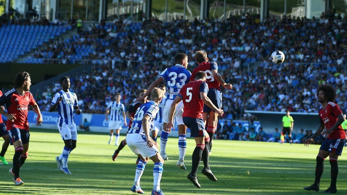 Imagen del Real-Osasuna disputado en Zubieta en verano de 2022 y que sí contó con público en las gradas, antes de la obra. / GORKA ESTRADA