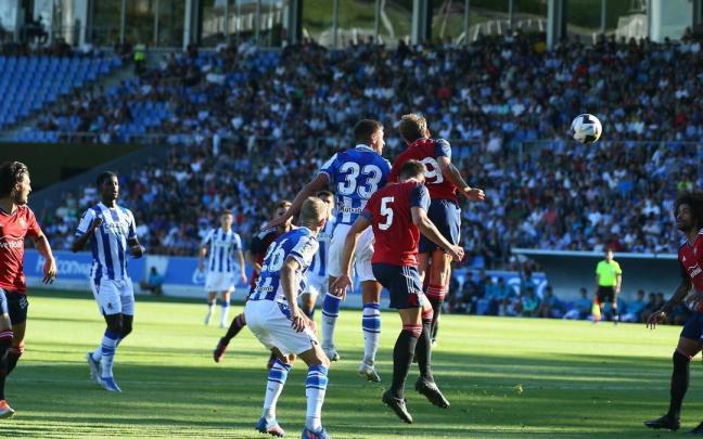 Imagen del Real-Osasuna disputado en Zubieta en verano de 2022 y que sí contó con público en las gradas, antes de la obra. / GORKA ESTRADA
