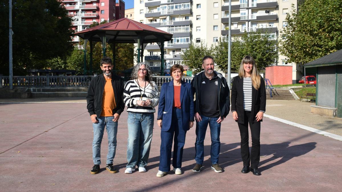 Representantes del equipo de gobierno en Galtzaraborda.