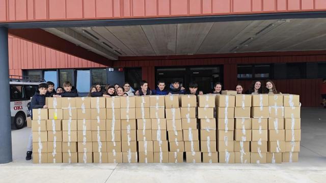 Voluntarios de Darahli con la recogida de alimentos.