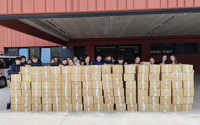 Voluntarios de Darahli con la recogida de alimentos.