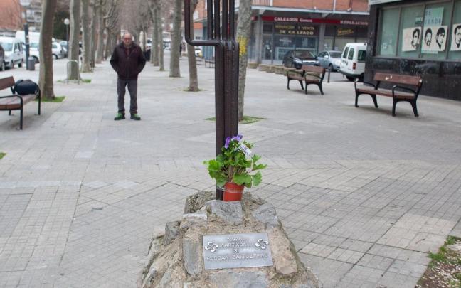 Homenaje en el monolito del 3 de marzo