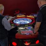 Agentes de la Policía Foral realizan una inspección.