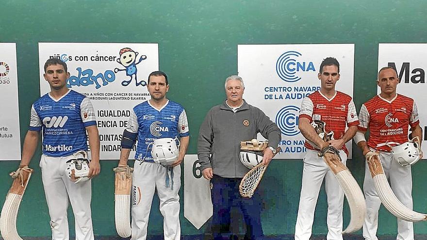 Saldias, Matxin III, el juez Úriz, Ion y Zeberio II, antes del encuentro de ayer. | FOTO: FUNDACIÓN REMONTE