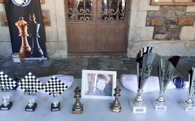 La foto de Julen Albisua que presidió el torneo. / N.G. La foto de Julen Albisua que presidió el torneo.