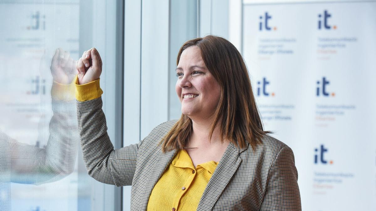 Oiane Niebla, decana del colegio de Ingenieros de Telecomunicación de Euskadi.