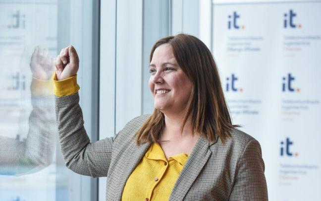 Oiane Niebla, decana del colegio de Ingenieros de Telecomunicación de Euskadi. Oiane Niebla, decana del colegio de Ingenieros de Telecomunicación de Euskadi.