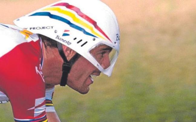 Abraham Olano, durante una crono