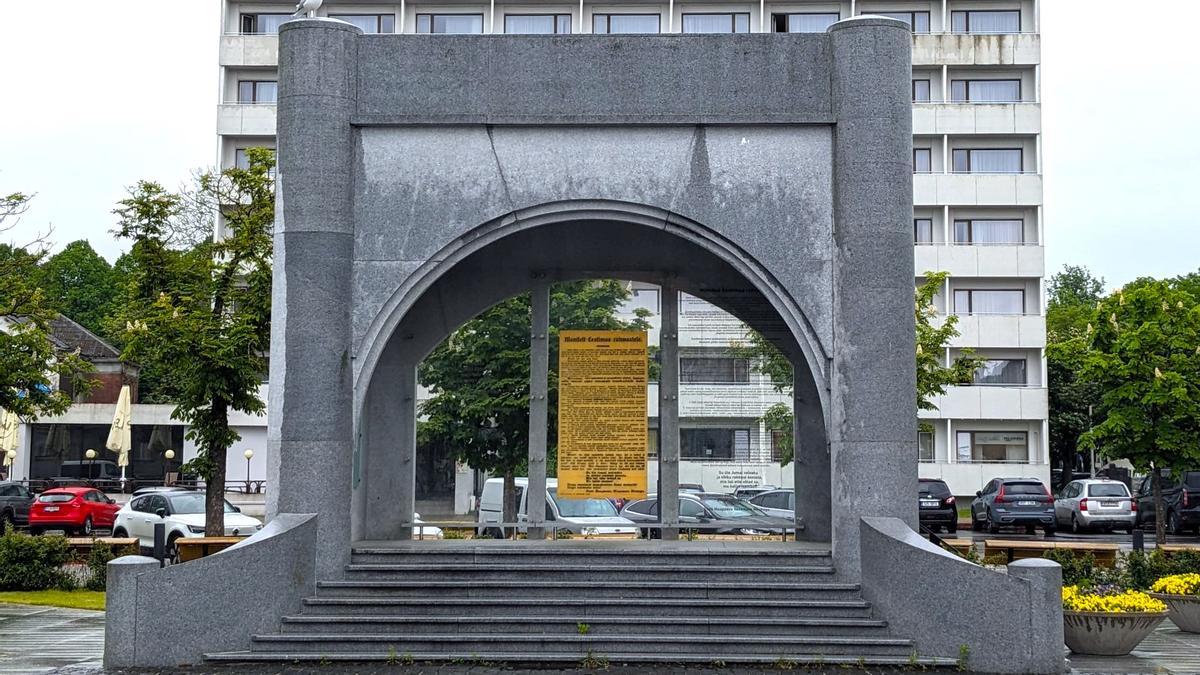 Monumento a la Declaración de Independencia de Estonia en Tallin.