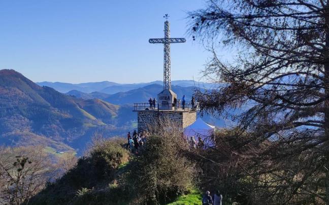 La cruz del monte Irimo de Urretxu.